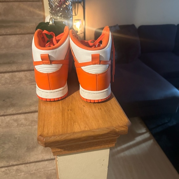 Jordan 1 ‘s like new only wore once or twice - Picture 2 of 4